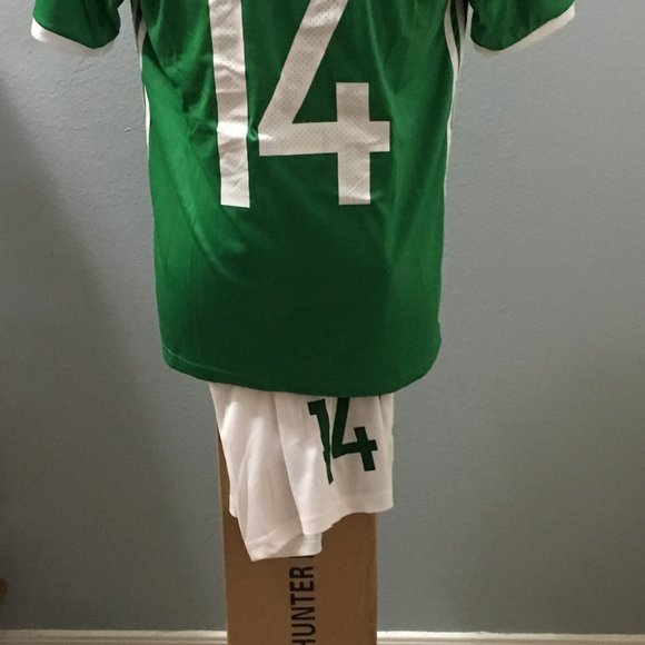 Chicharito Mexico soccer uniform - Picture 3 of 4
